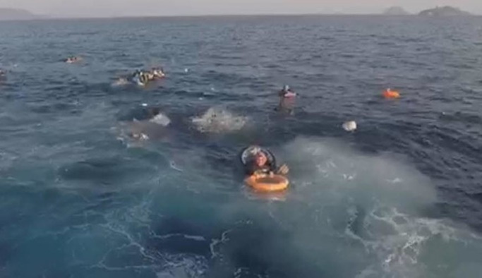 Bodrum'da göçmenleri taşıyan tekne battı Ölüler var
