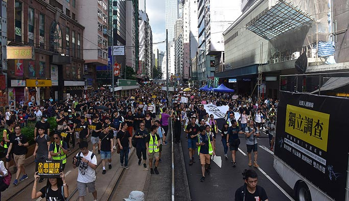 Hong Kong'daki gösterilere müdahale