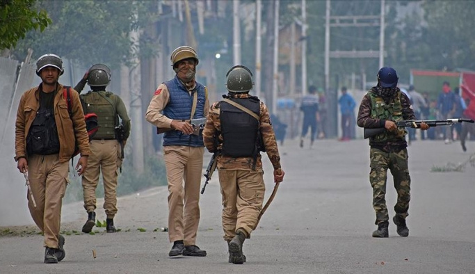 Hindistan ve Pakistan askerleri çatıştı 10 ölü