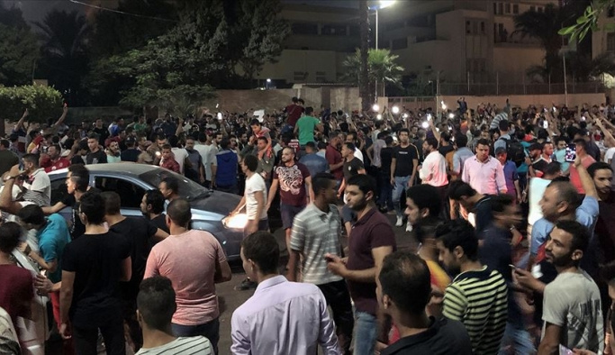 Mısır'da darbeci Sisi'ye karşı gösteriler yayılıyor